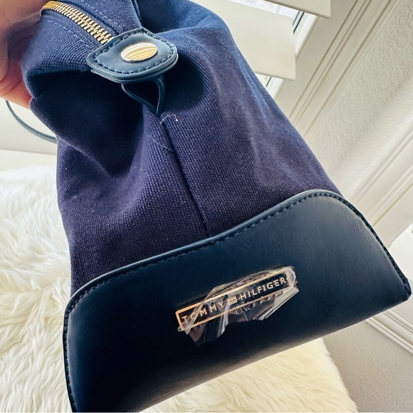 NEW TOMMY HILFIGER ♥️ LARGE TOTE LUGGAGE DUFFLE BAG Navy rare - Picture 5 of 13